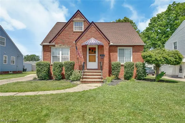 2816 Parklane Drive, Parma, OH 44134
