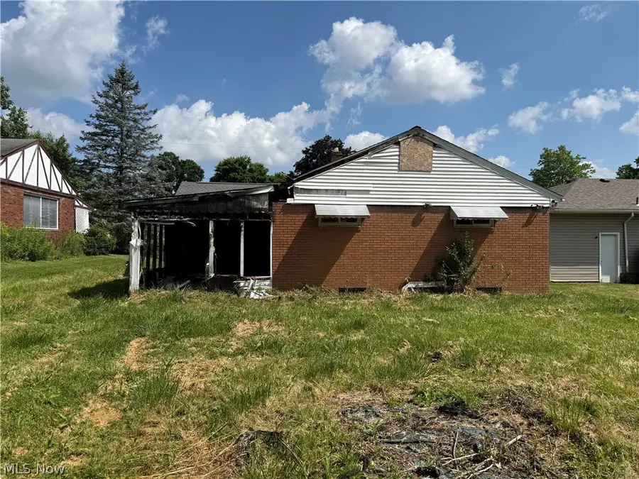 2573 San Pedro Drive, Youngstown, OH 44511 - #2