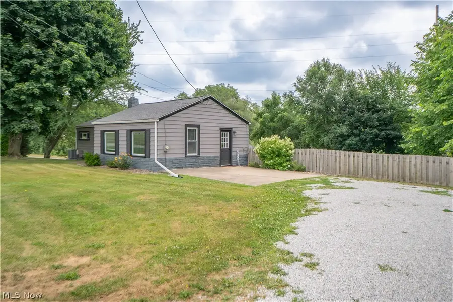 1621 Hankins Ne Road, Massillon, OH 44646 - #3
