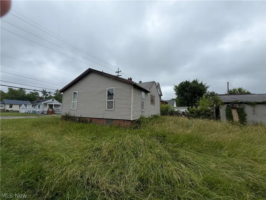 159 Comstock Nw Street, Warren, OH 44483 - #2