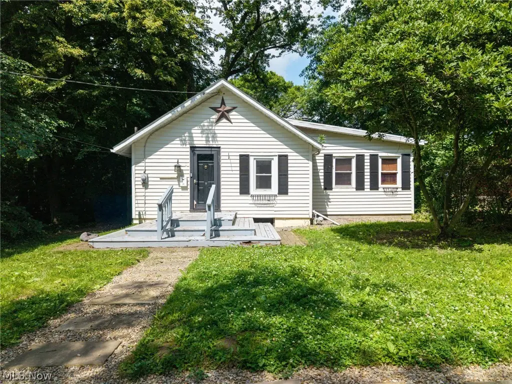 301 21st Nw Street, Massillon, OH 44647 - #1