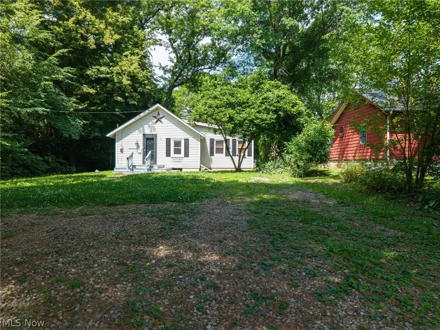 301 21st Nw Street, Massillon, OH 44647 - #2
