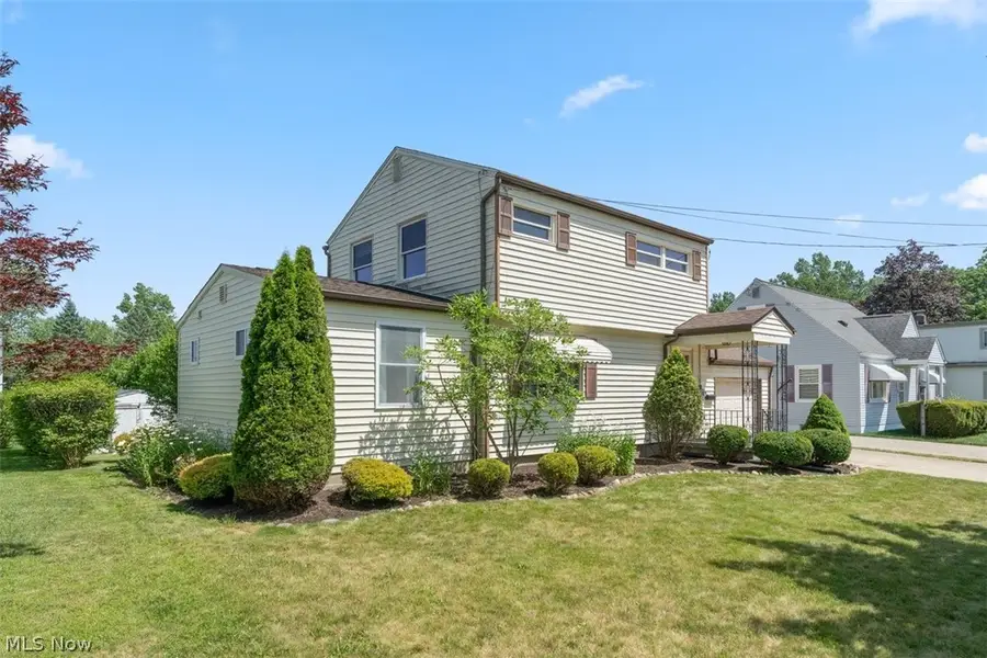 2323 13th Street, Cuyahoga Falls, OH 44223 - #2