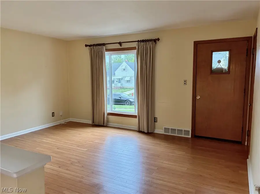 18112 Edinboro Avenue, Maple Heights, OH 44137 - #2