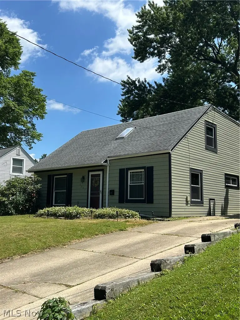 2337 Schubert Street, Cuyahoga Falls, OH 44221 - #3
