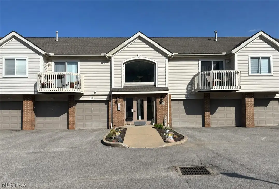 1411 Buckingham Gate Boulevard, Cuyahoga Falls, OH 44221 - #1