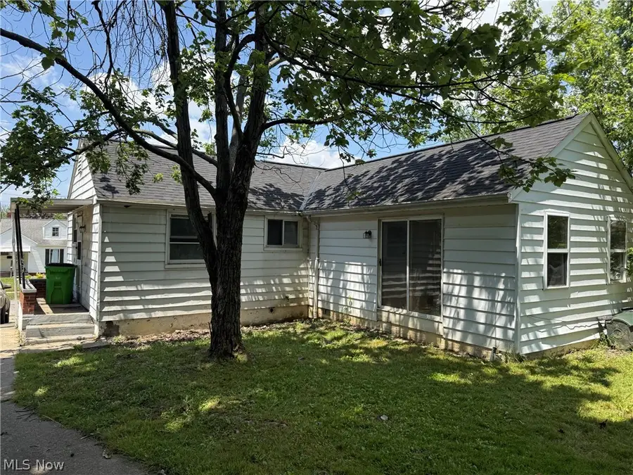 579 Helper Drive, Bedford, OH 44146 - #3