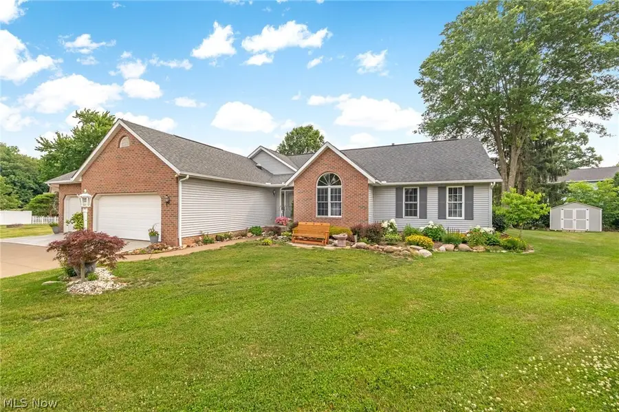 3862 Lorwood Nw Street, Massillon, OH 44646 - #2