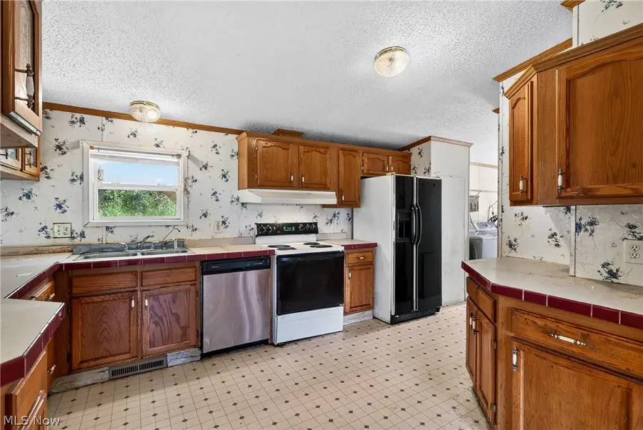 4926 Adams Road, East Palestine, OH 44413 - #2
