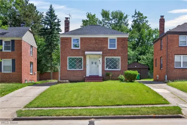 18412 Waterbury Avenue, Maple Heights, OH 44137