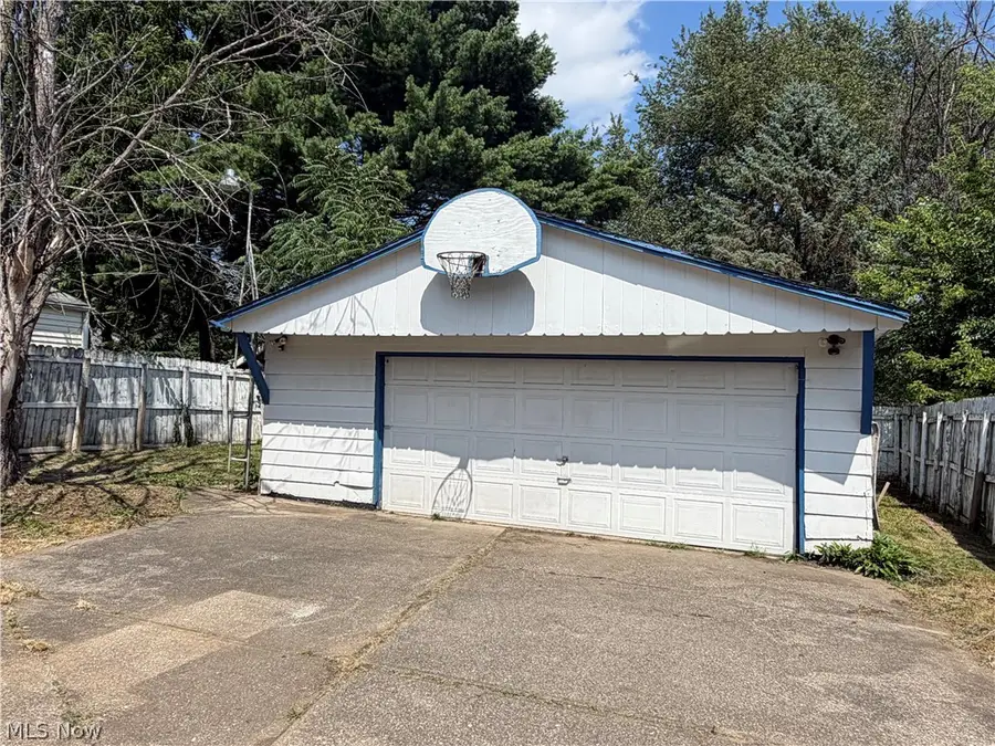 2544 Gilbert Ne Avenue, Canton, OH 44705 - #3
