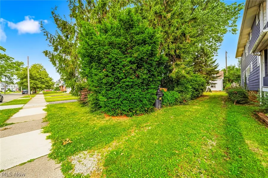 2137 Brown Road, Lakewood, OH 44107 - #3