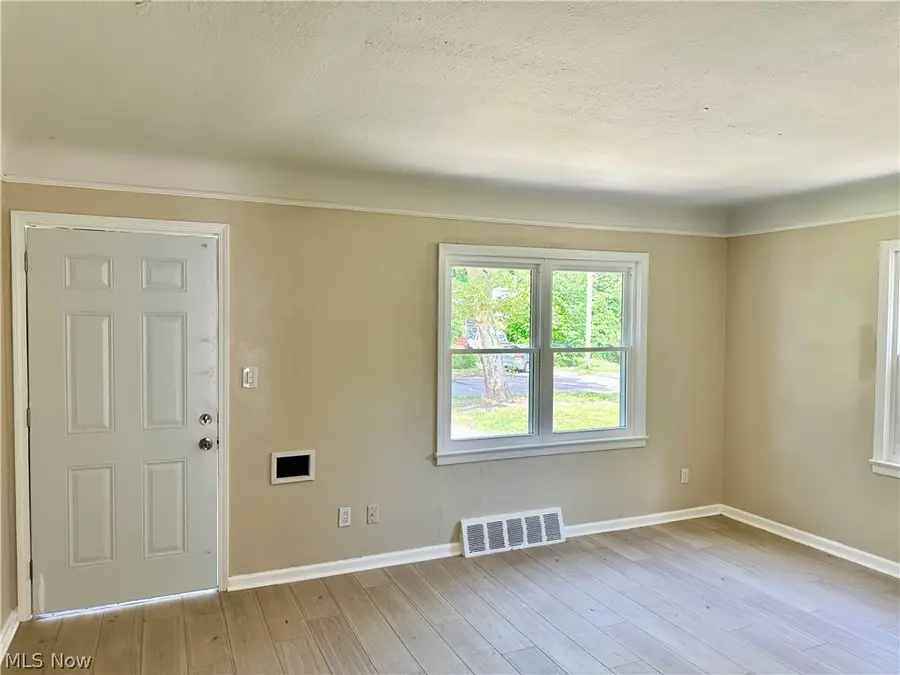 4425 E 142nd Street, Cleveland, OH 44128 - #2