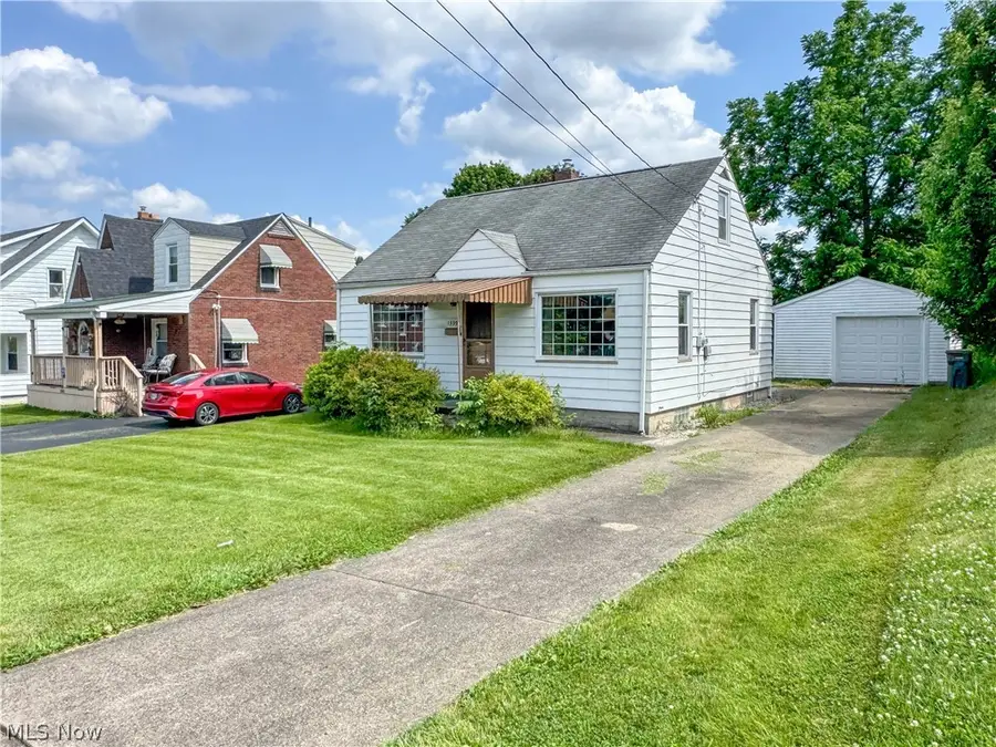 1339 Douglas Avenue, Youngstown, OH 44502 - #2