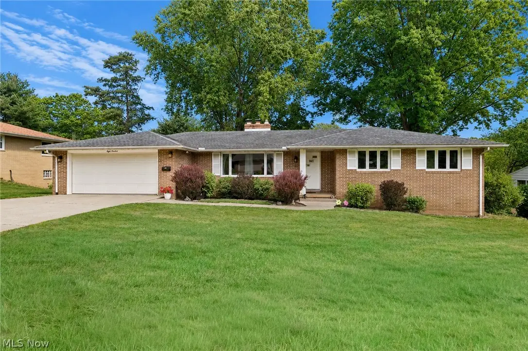 800 Woodview Ne Drive, Massillon, OH 44646 - #1