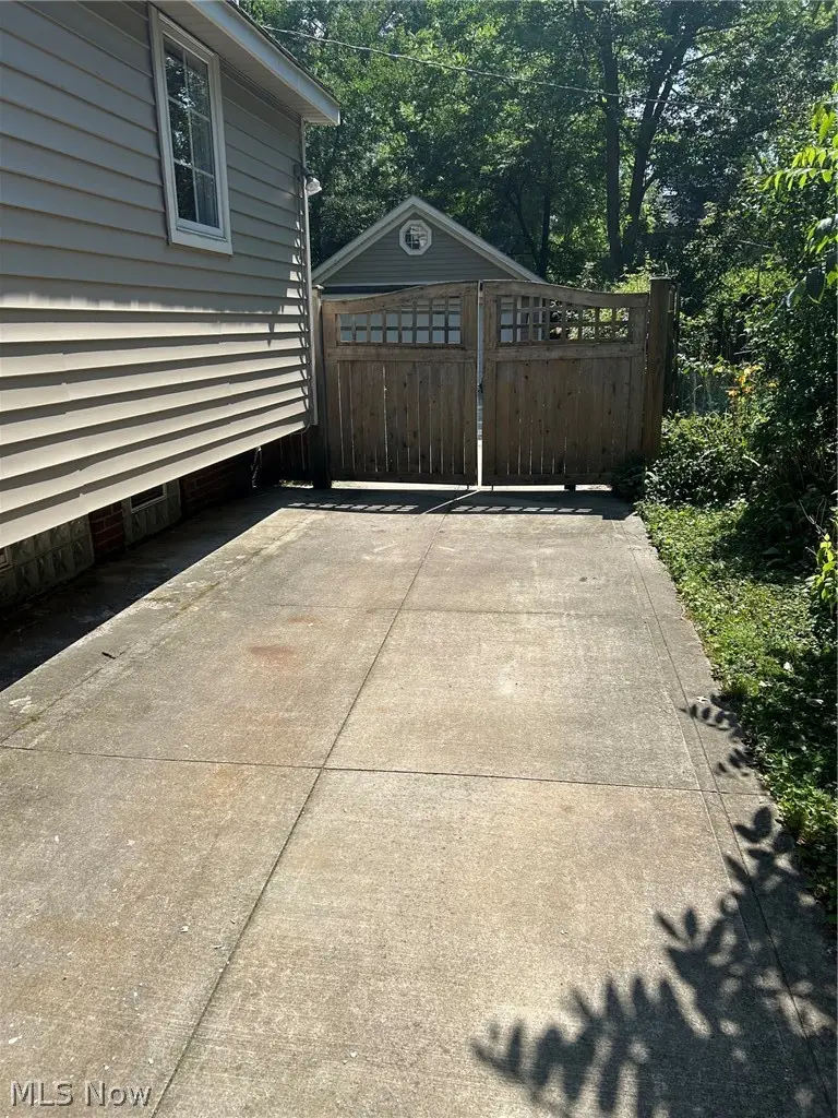 3154 Huntington Road, Shaker Heights, OH 44120 - #2