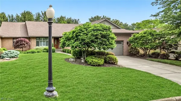 3721 Mercedes Place #10, Canfield, OH 44406