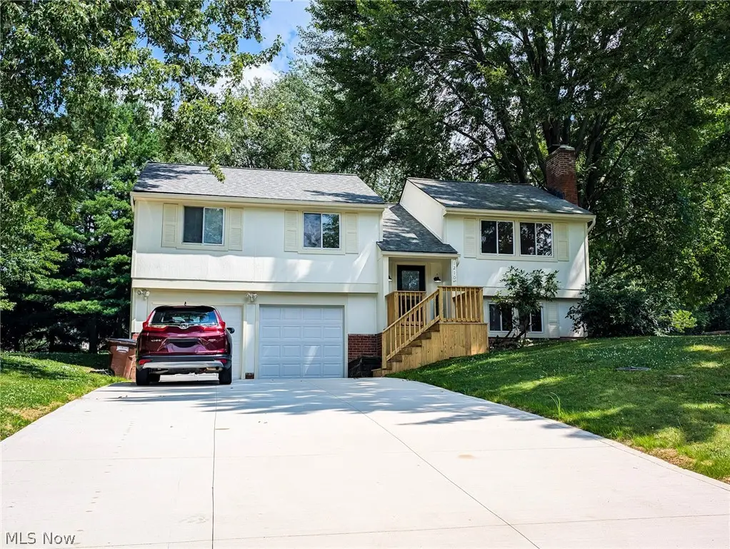 1210 Tumbleweed Ne Street, Uniontown, OH 44685 - #1