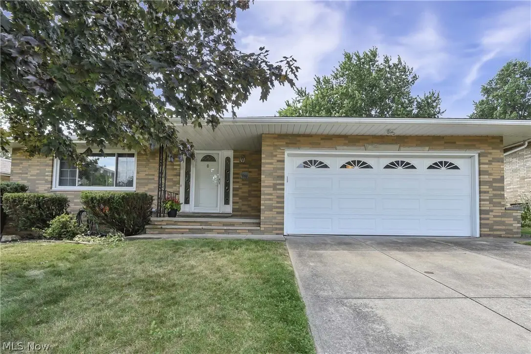 6003 Laurent Drive, Parma, OH 44129 - #1