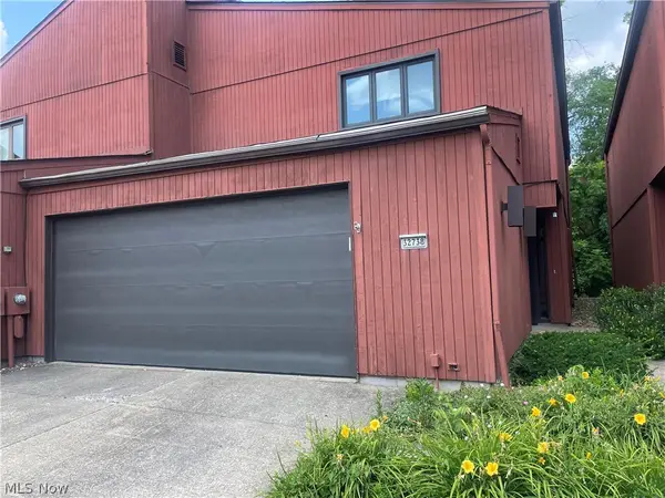 32738 Willowbrook Lane, North Ridgeville, OH 44039