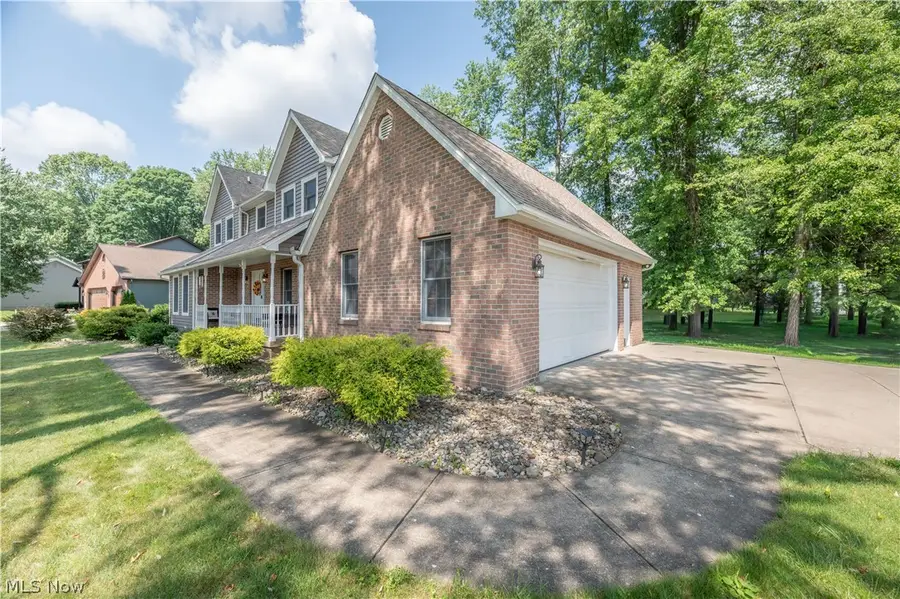 2218 Crestmont Drive, Girard, OH 44420 - #3