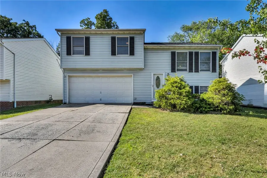 19020 Watercrest Avenue, Maple Heights, OH 44137 - #3