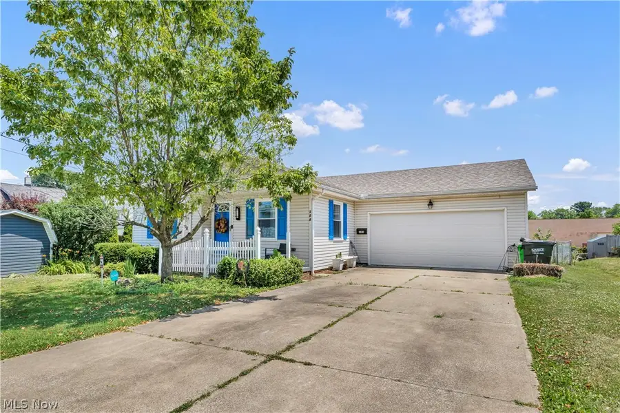 384 25th Nw Street, Massillon, OH 44647 - #3