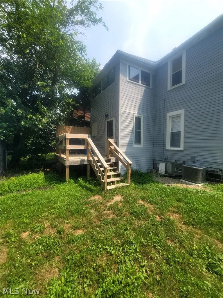 140 7th Nw Street, Barberton, OH 44203 - #2