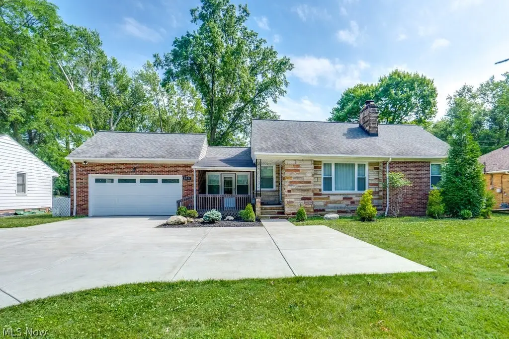 2031 W Pleasant Valley Road, Parma, OH 44134 - #1