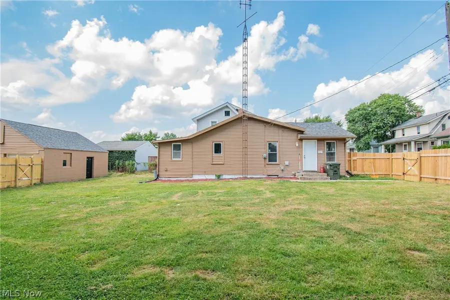 817 Halter Nw Court, Canton, OH 44708 - #2
