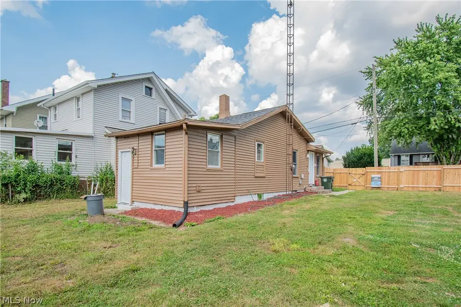 817 Halter Nw Court, Canton, OH 44708 - #3