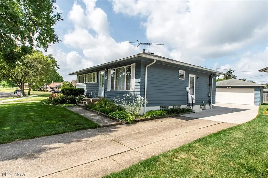 19155 Davinwood Drive, Cleveland, OH 44135 - #2