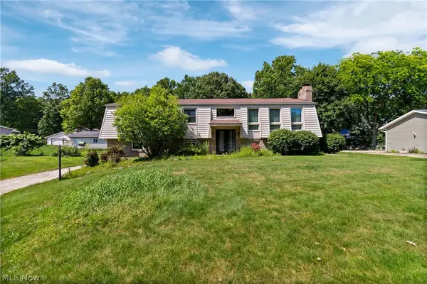 1229 Scenicrest Nw Street, Uniontown, OH 44685