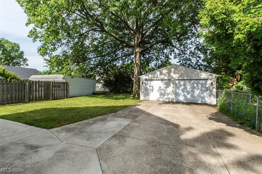 2300 Lakeview Avenue, Rocky River, OH 44116 - #2