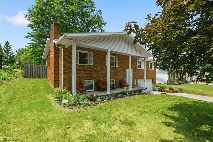 912 S Azalea Boulevard, Barberton, OH 44203 - #3