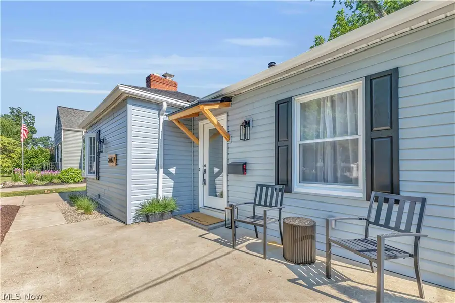 26927 E Oviatt Road, Bay Village, OH 44140 - #3