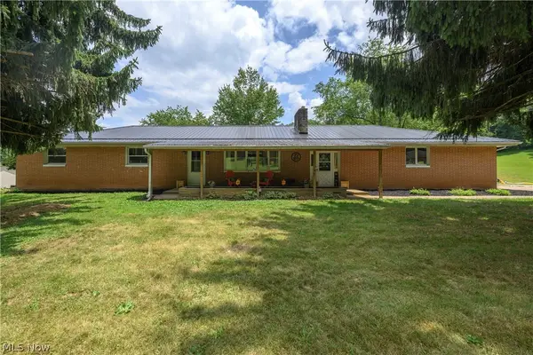 6091 Mills Se Drive, Uhrichsville, OH 44683
