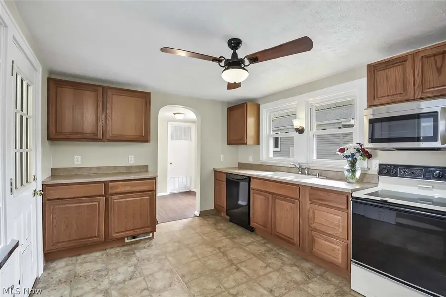 4217 W 227th Street, Cleveland, OH 44126 - #3