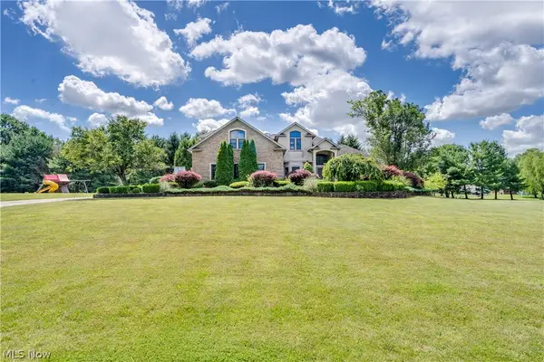11535 Sunny Lake Drive, New Middletown, OH 44442