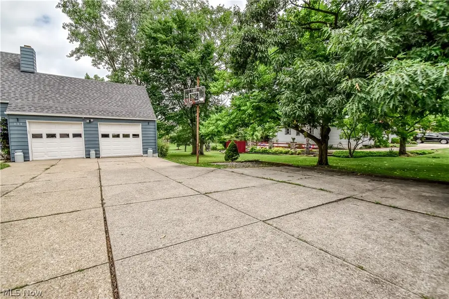 339 E Sprague Road, Seven Hills, OH 44131 - #3