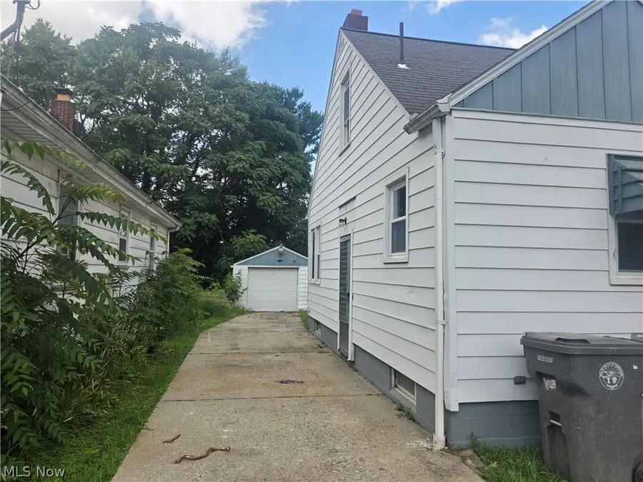 568 E Lucius Avenue, Youngstown, OH 44502 - #2