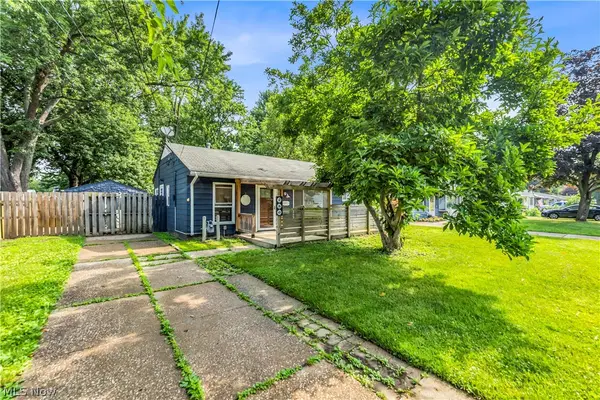 280 Kempton Drive, Berea, OH 44017