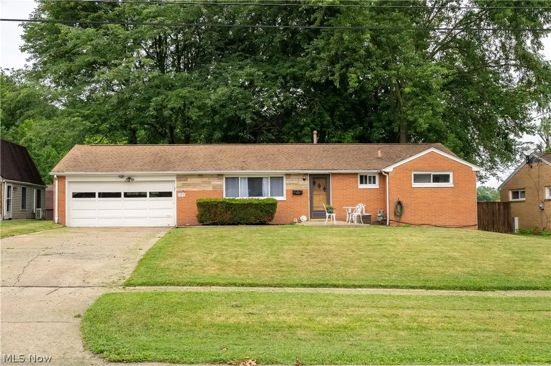 121 Florence Avenue, Alliance, OH 44601 - #1