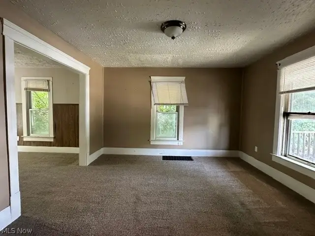 980 Shannon Avenue, Barberton, OH 44203 - #2