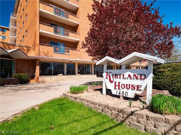 1480 Warren Road #302, Lakewood, OH 44107