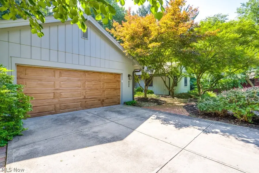 849 Pine Cone Oval, Sagamore Hills, OH 44067 - #2