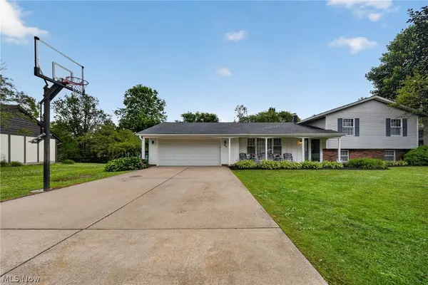 90 Meadowridge Drive, Geneva, OH 44041
