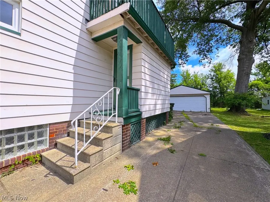 1505 E 196th Street, Euclid, OH 44117 - #3