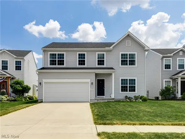 37379 Hunter Lake Drive, North Ridgeville, OH 44039