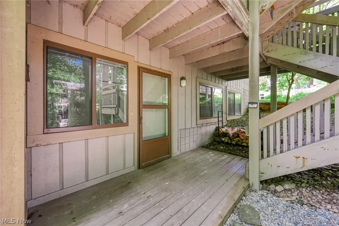 654 Meredith Lane, Cuyahoga Falls, OH 44223 - #1